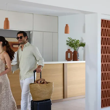 ホテル Golden Milos ηouse By Domotel Provatas