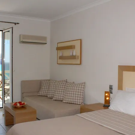 Golden Milos 4*