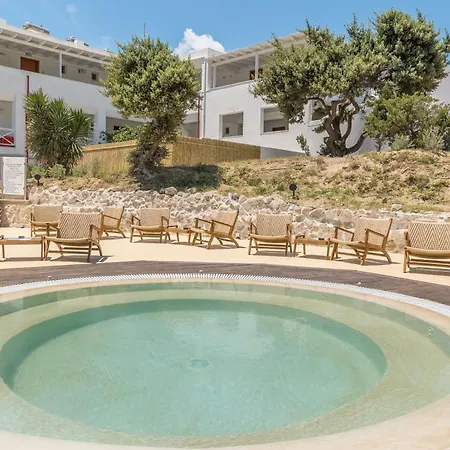 Golden Milos Hotel 4*