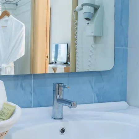 Golden Milos Hotel Provatas